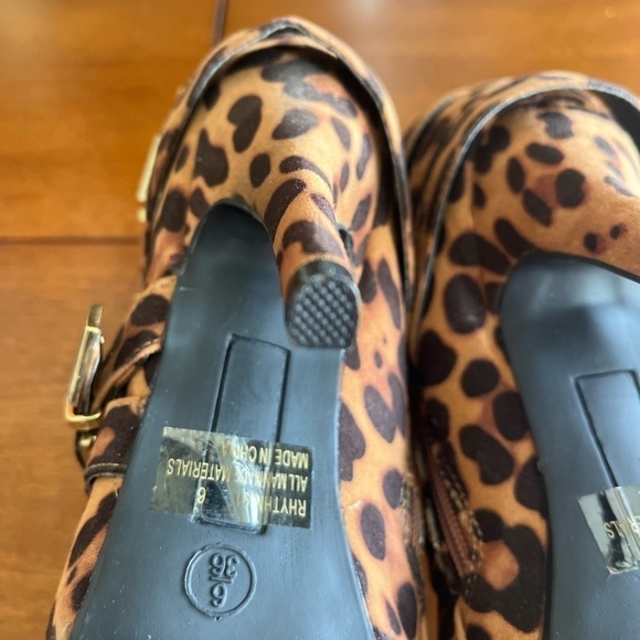 NWOT Charlotte Russe cheetah print zip bootie heels - Picture 6 of 13